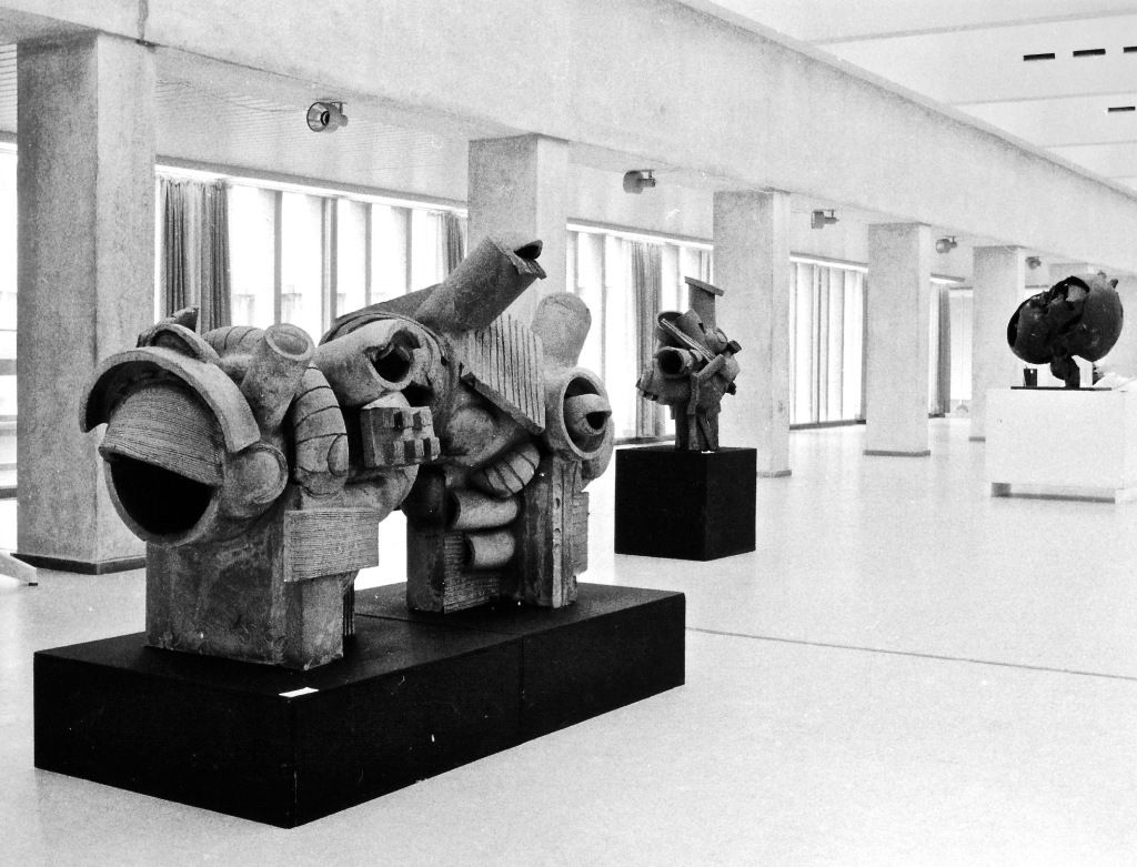 Installationsfoto-fra-udstillingen-pa-Randers-Kunstmuseum-i-1979-med-R